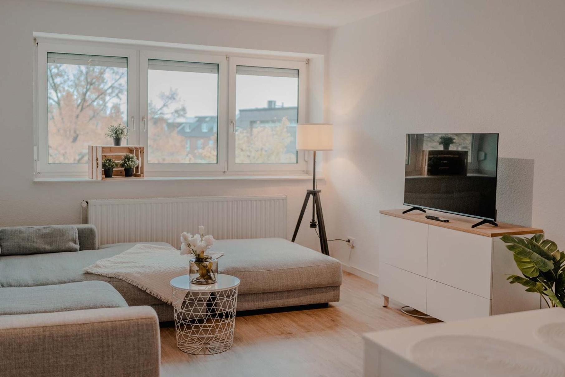 Apartment Mit Kueche, Arbeitsplatz Und Xxl Sofa Нойс Екстериор снимка